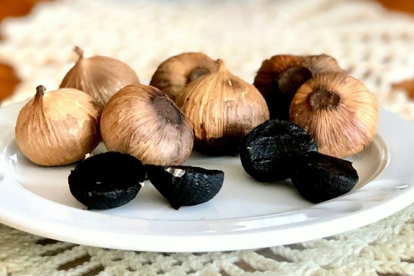 تصویر 1 از خرید و فروش سیر سیاه صادراتی با شرایط فوق العاده